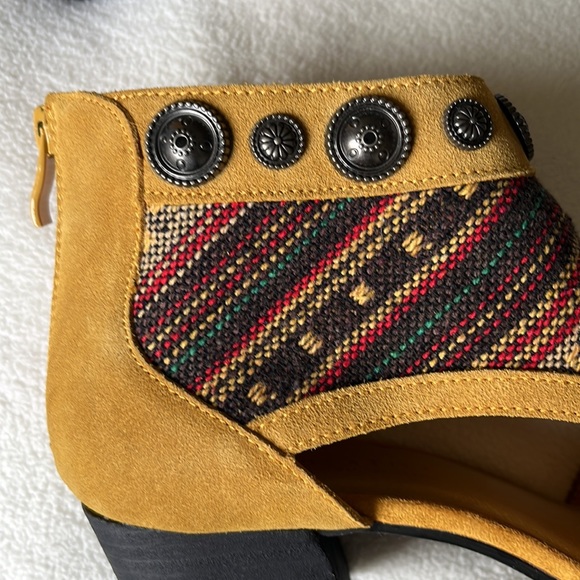 Western leather heeled sandals - Picture 6 of 9